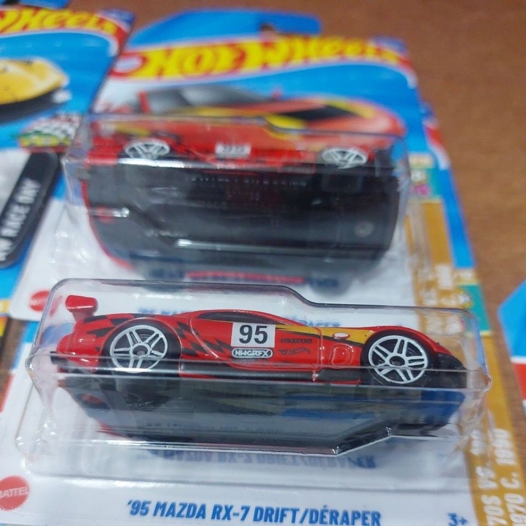 HOT WHEELS 95 MAZDA RX-7 DRIFT / DERAOER MERAH