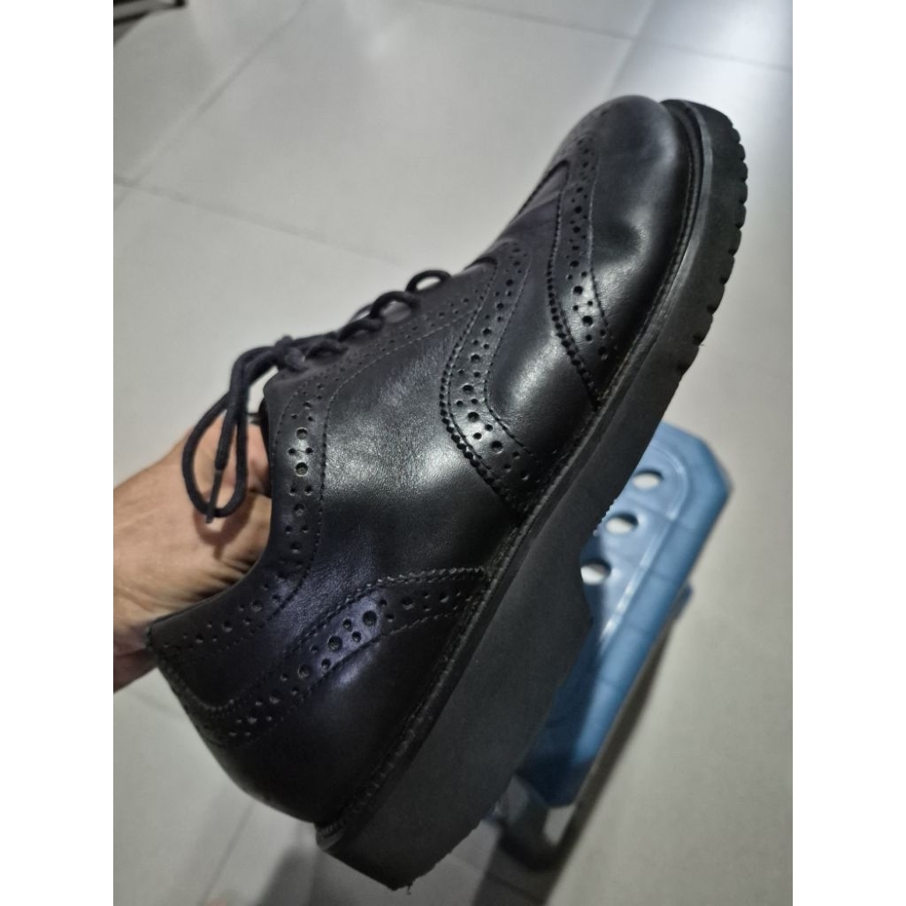 sepatu second wingtip size 41/265