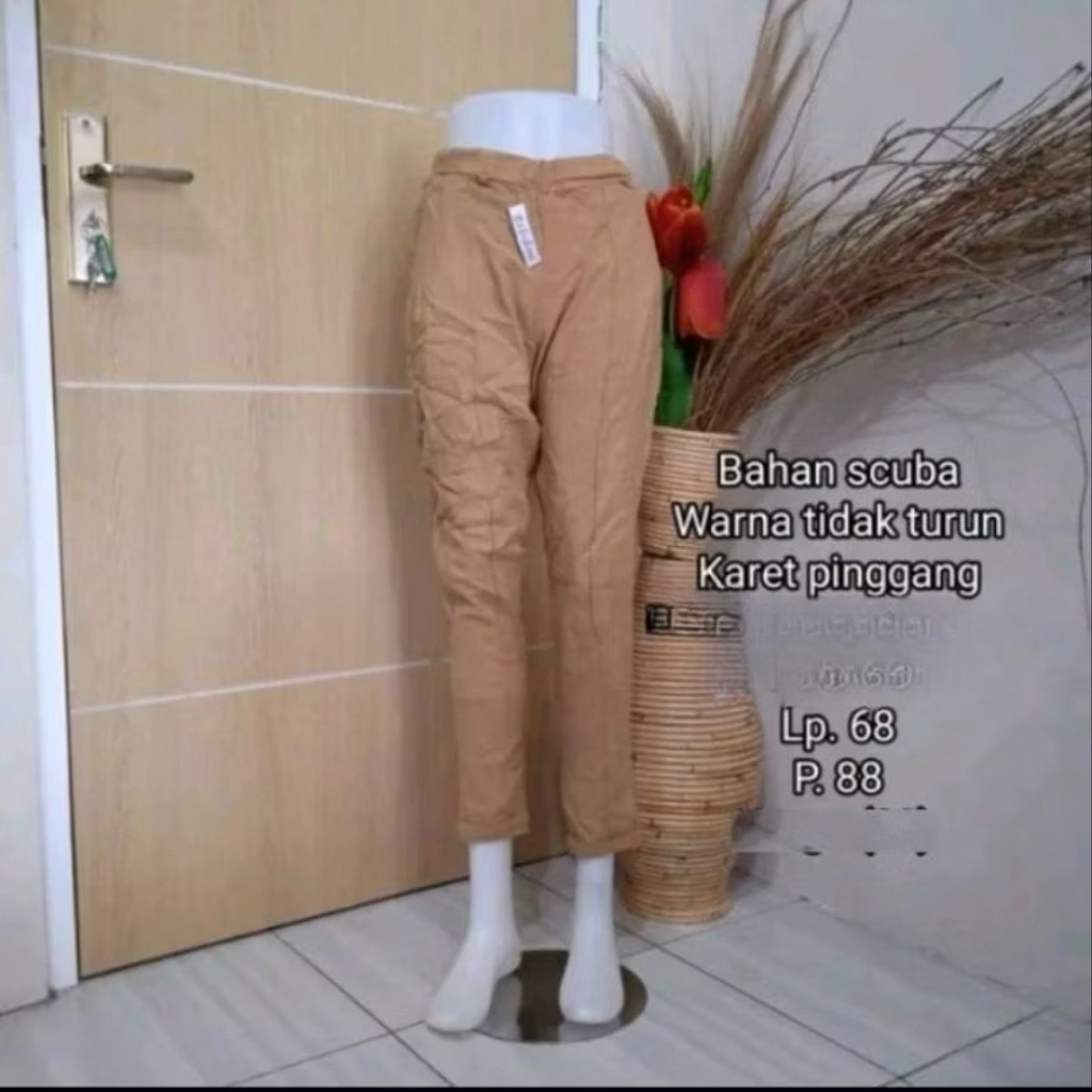 Celana wanita Preloved cream coklat muda  bahan scuba