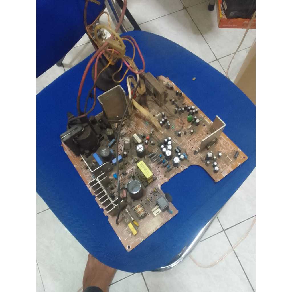 Mesin tv polytron 21 slim cristal