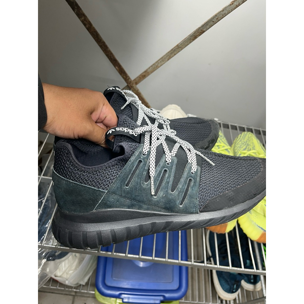 Sepatu adidas tubular black original/ sepatu running