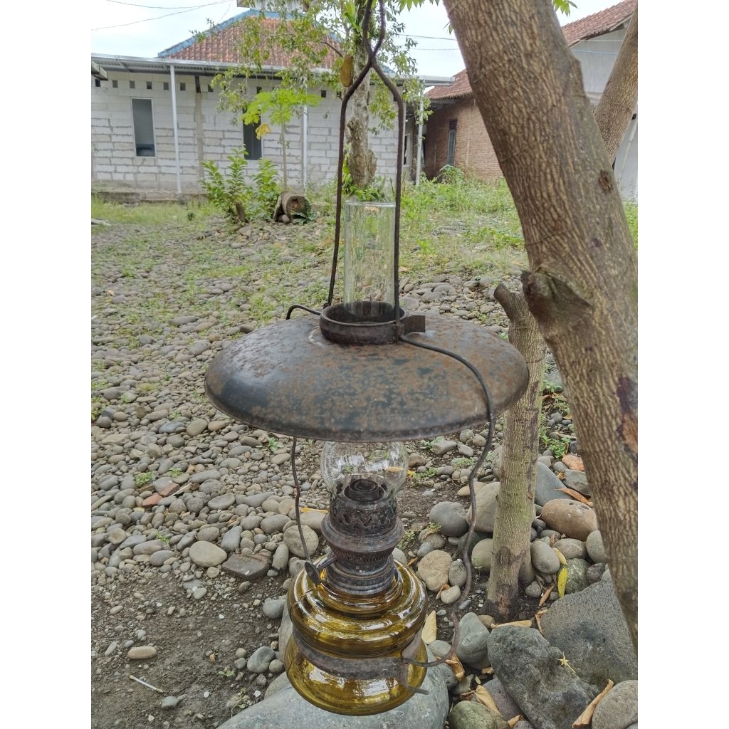 lampu minyak lawas jadul lampu semprong lawas lampu teplok lampu jadul display vintage