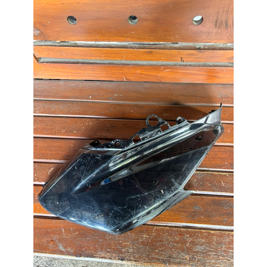 body depan sebelah kanan yamaha nmax old ori copotan