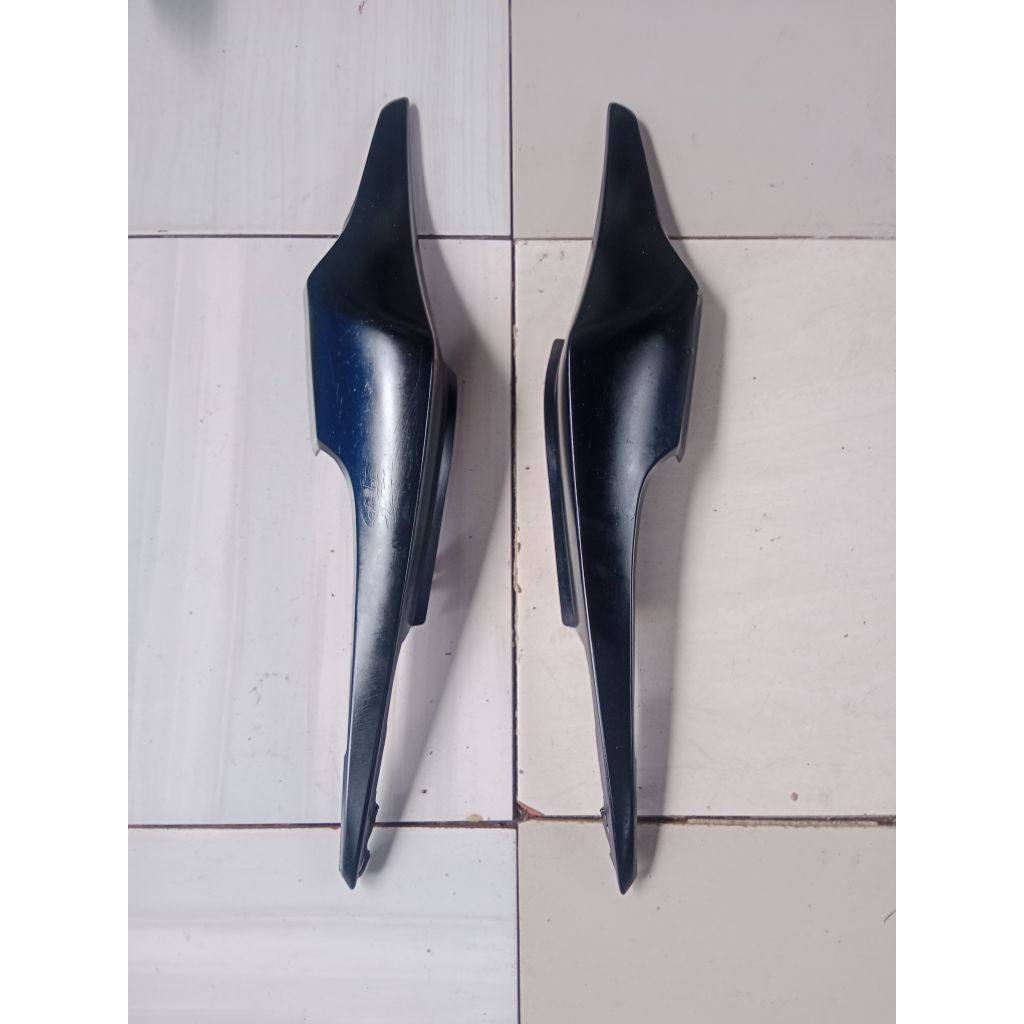 Body belakang Honda CB150R old cb 150 R Old Kanan Kiri. Original. Seken