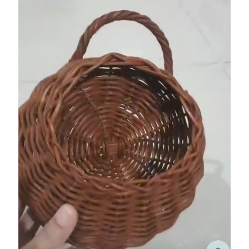 vas pot bunga dinding rotan original anyaman ready/ pot dinding rotan