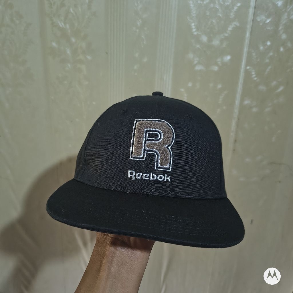 Reebok Snapback Sports Station
