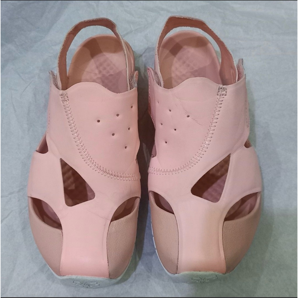 Preloved Sepatu sandal Nike Jordan Flare size 32