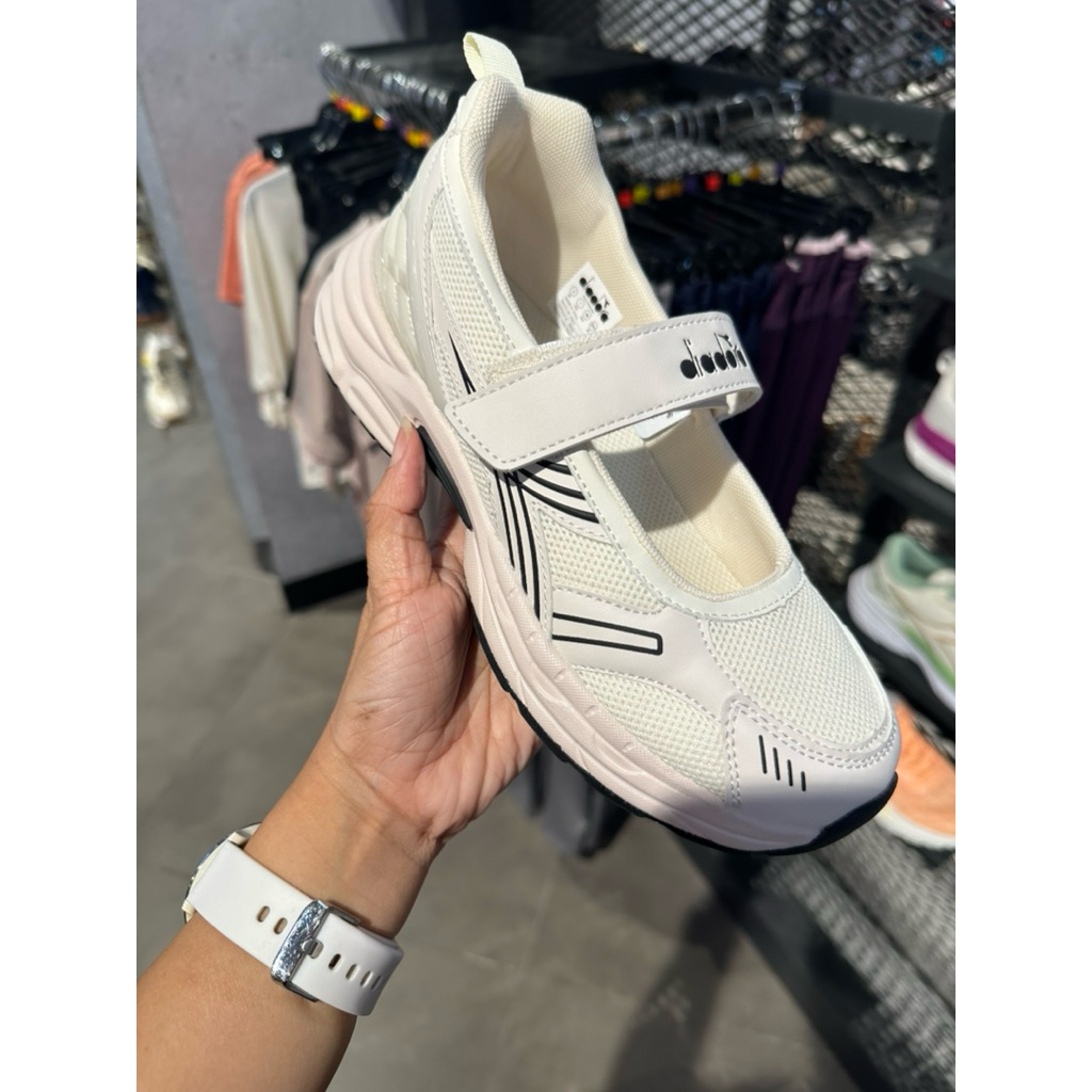 sepatu diadora women original