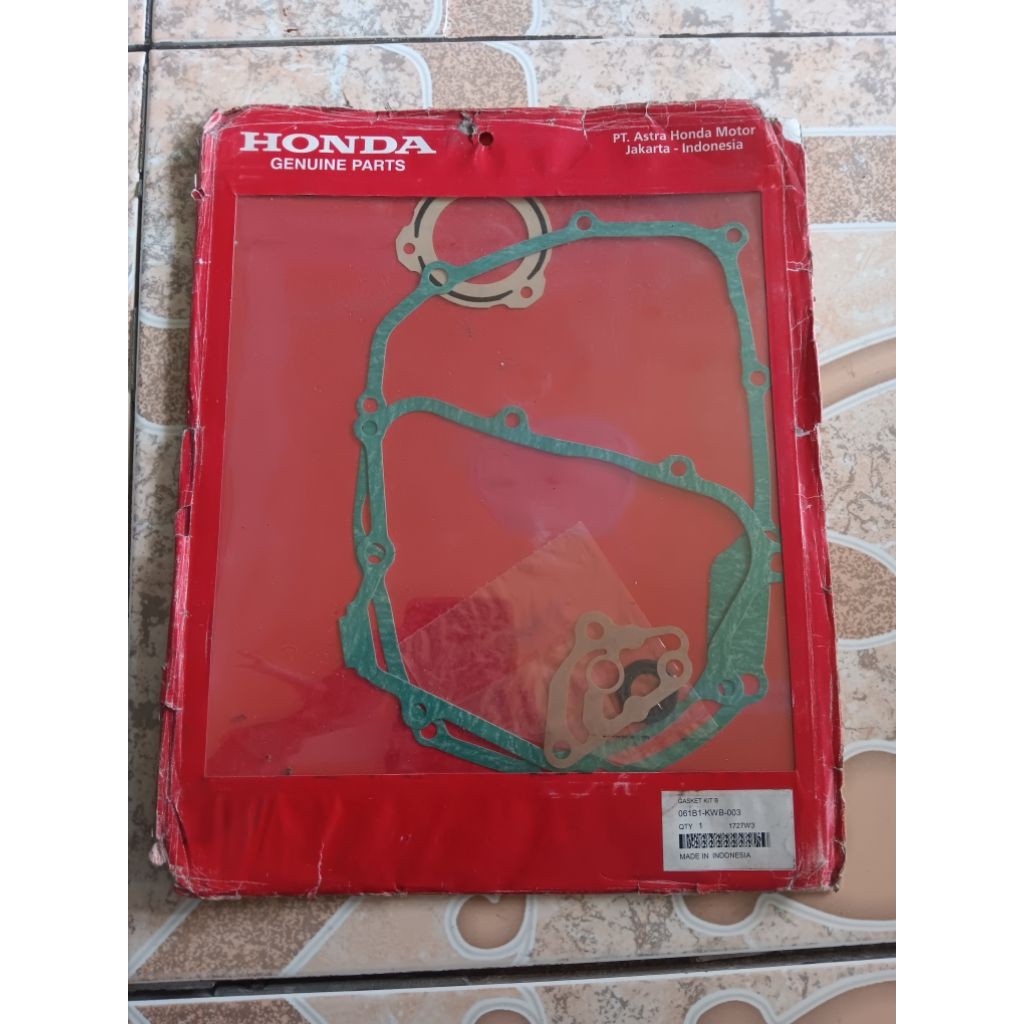 061B1-KWB-003 Gasket Kit B Honda Genuine Part, set paking mesin bawah, Honda Blade 110  Revo 110