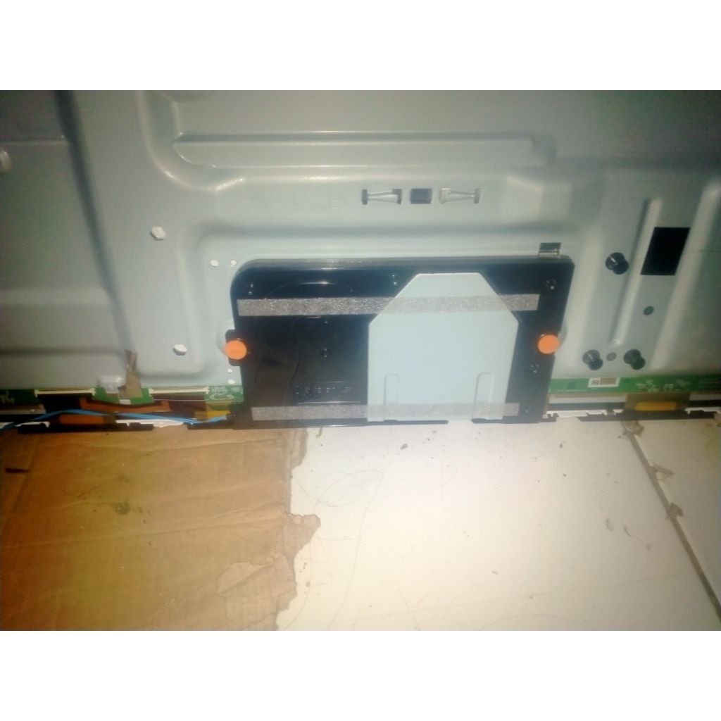 sepiker tv Samsung 50au8000