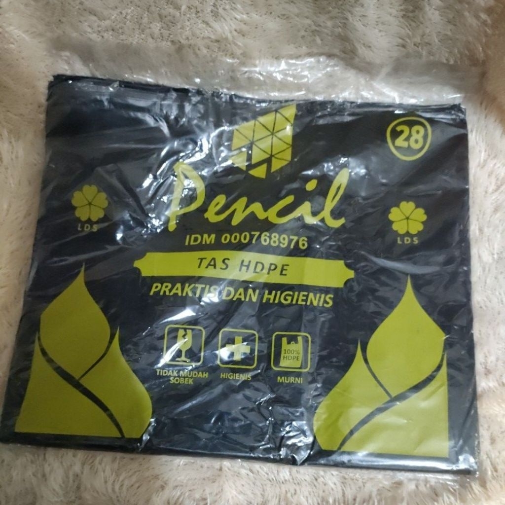 Kantong Plastik/Kantong kresek 28×48 Hitam