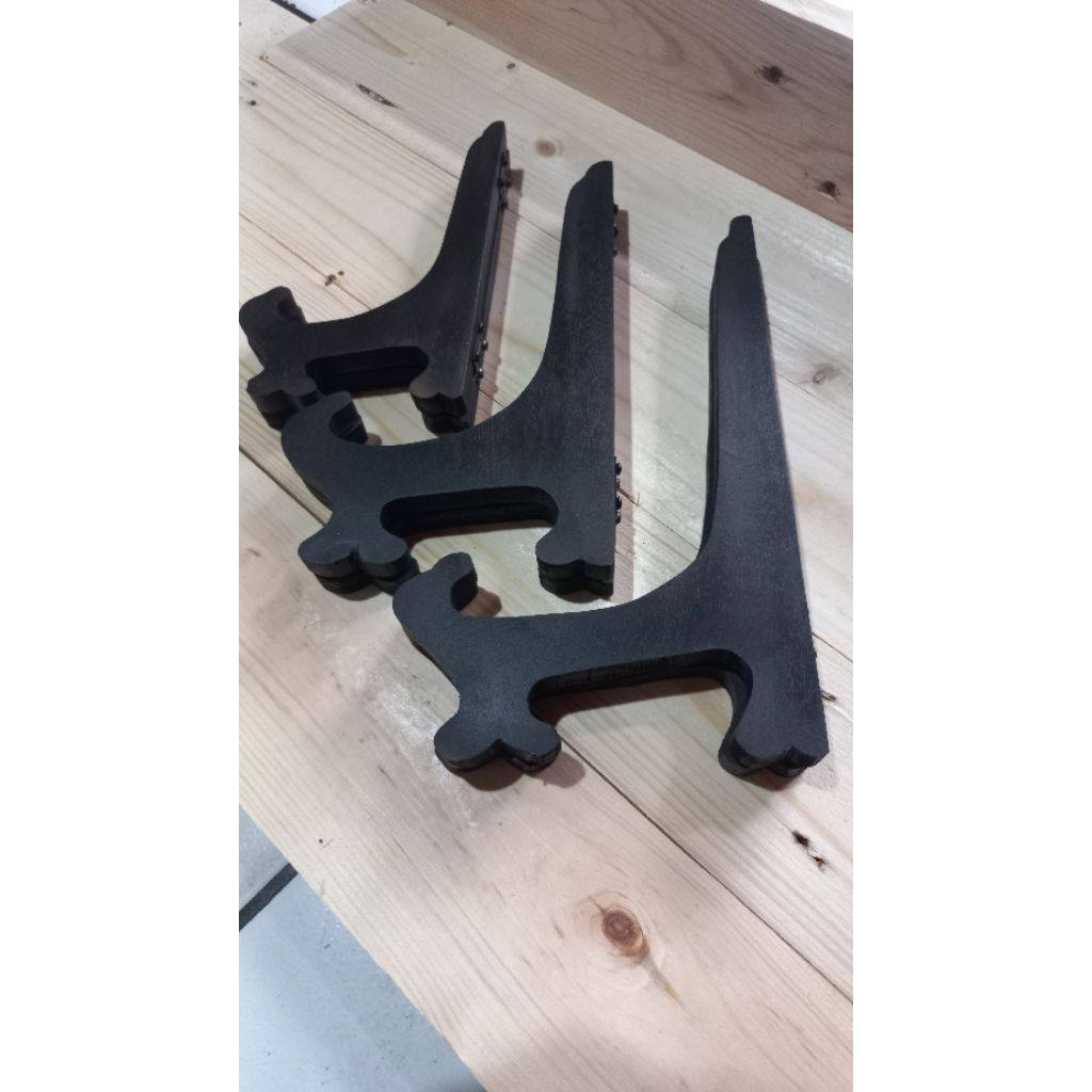 Kaki Standing Piring Hias / Tatakqn  Pigura warna hitam