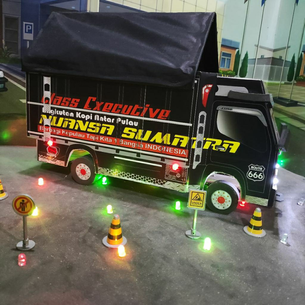Miniatur Truk Oleng Miniatur Truk Oleng Kayu Miniatur Truk Oleng Lampu Terpal