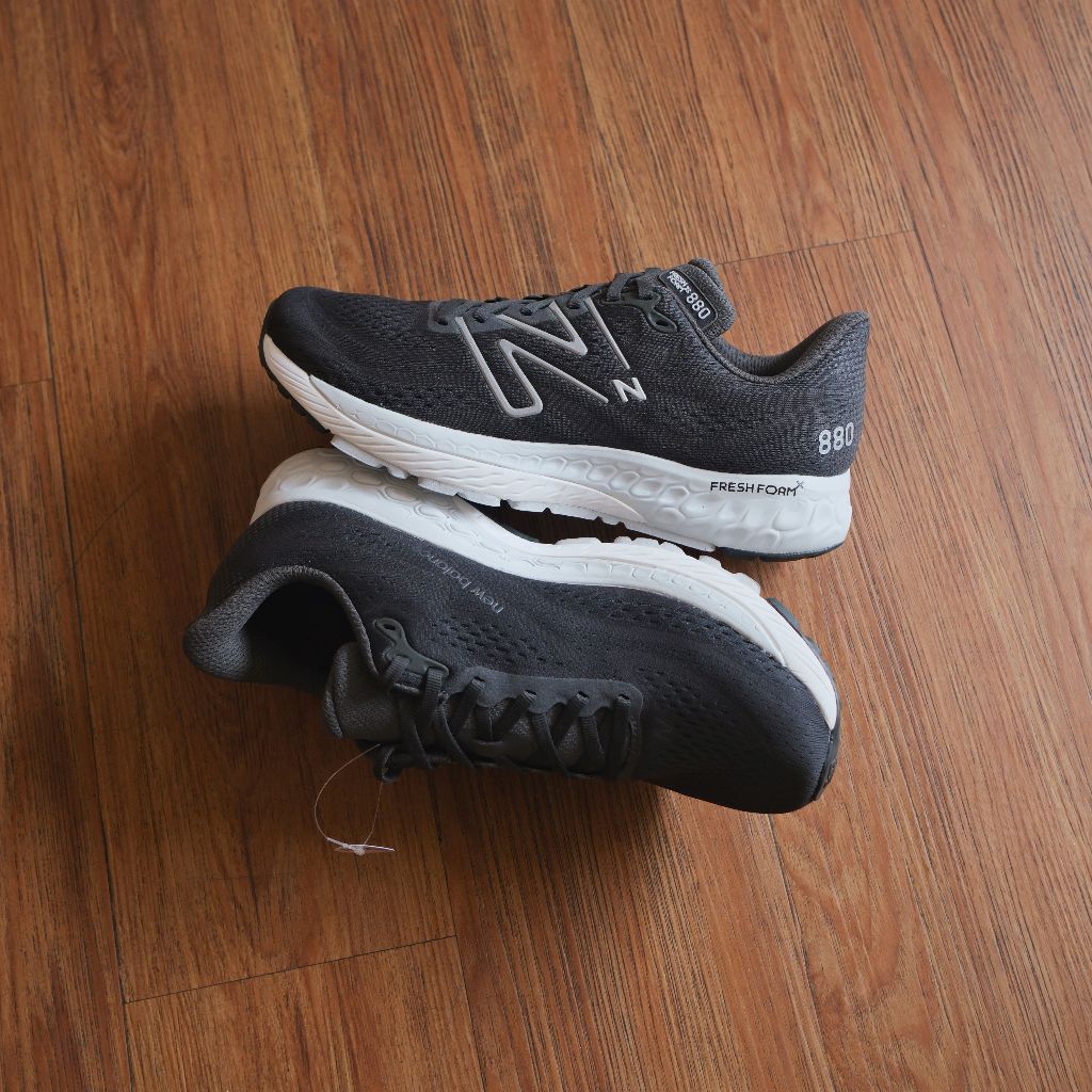 SEPATU RUNNING LARI PRIA 880 V13 PHANTOM WHITE