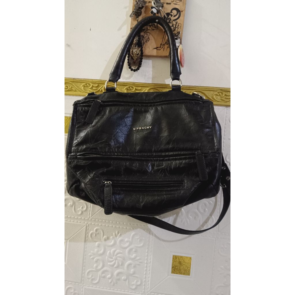 Sling Shoulder Givenchy Pandora Hitam