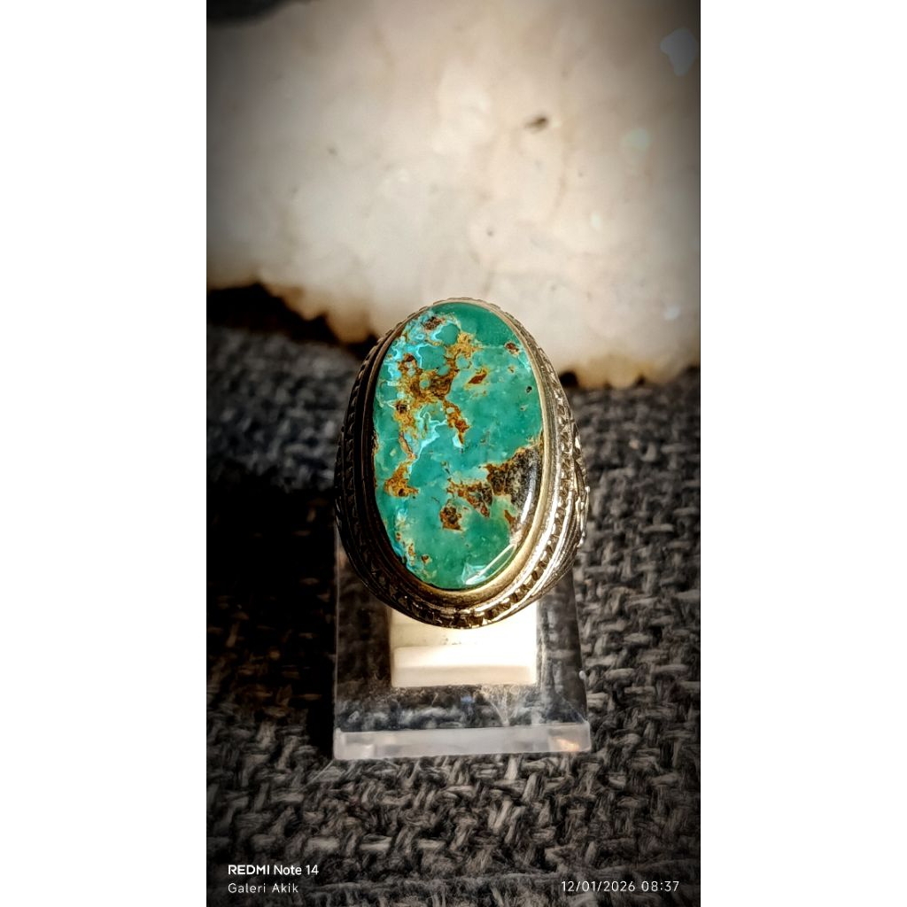 pirus persia urat emas