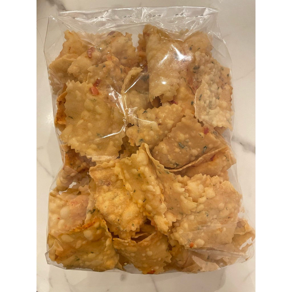 pangsit kering pedas / pangsit bawang gurih renyah