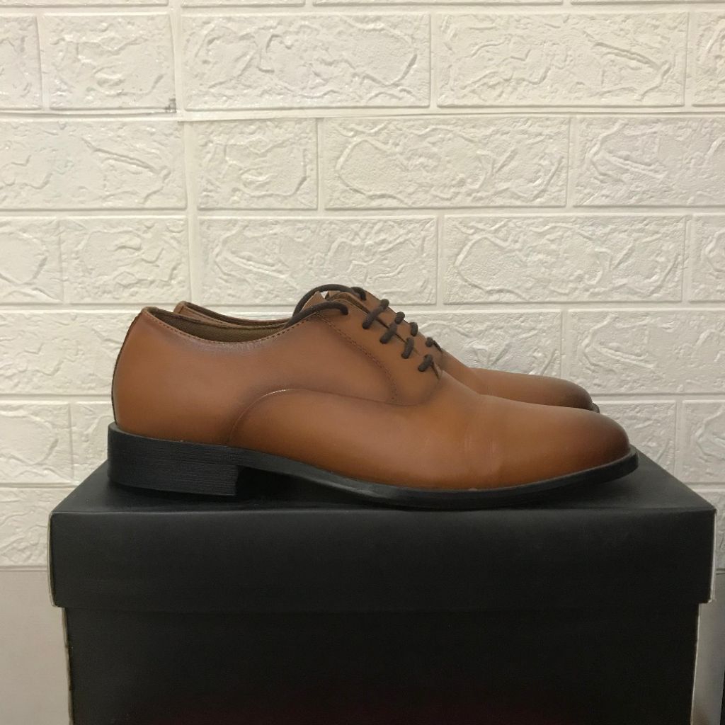 Sepatu Prabu - sepatu pantofel second original sneakers second original surabaya