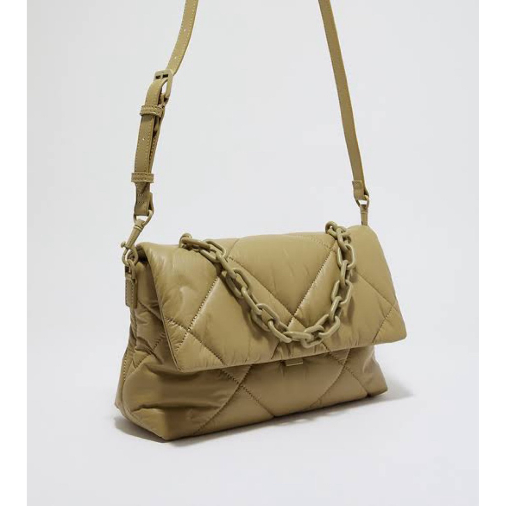CHARLES N KEITH PUFFER CHAIN SHOULDER BAG