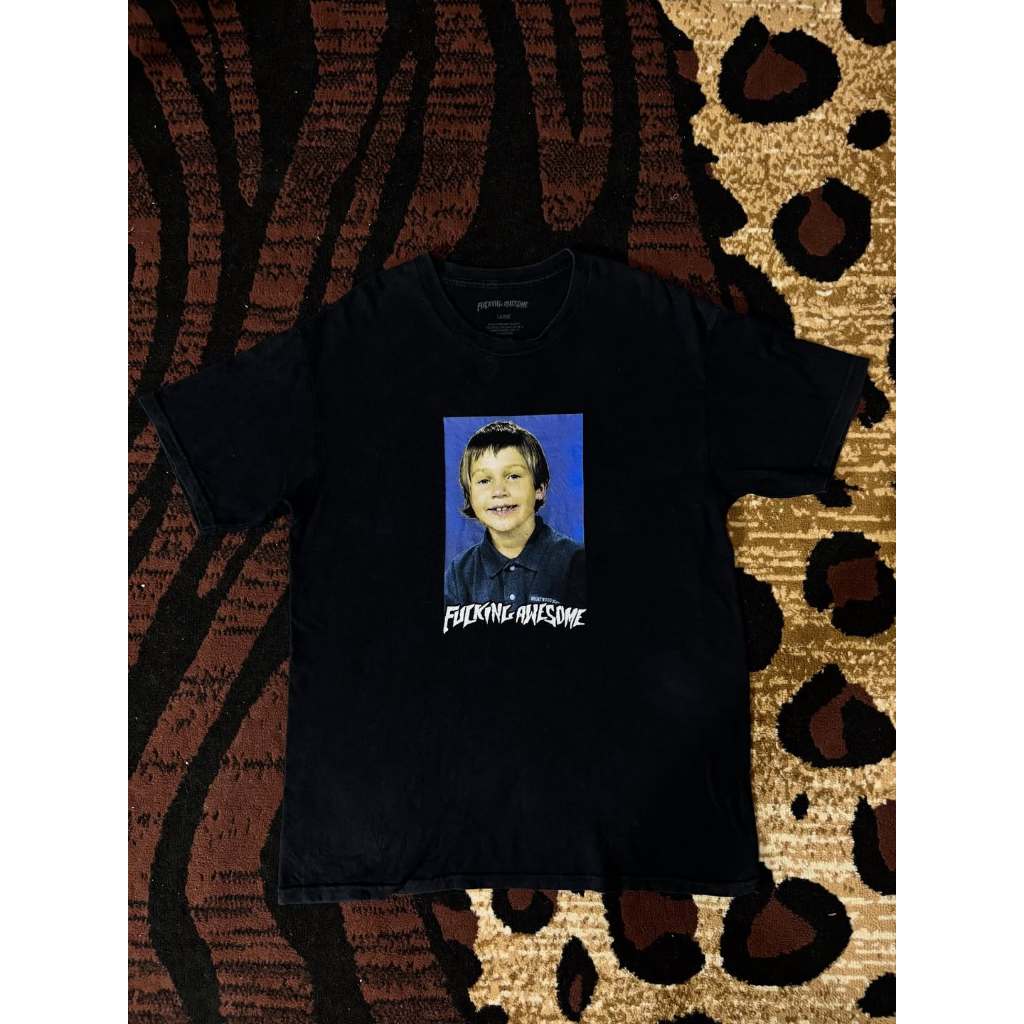 Kaos Pria Fucking Awesome Hitam – Graphic Tee Streetwear Premium