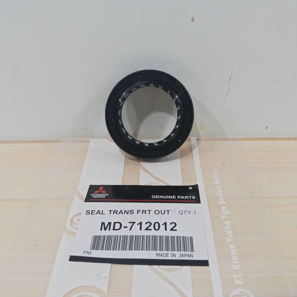 Oil Seal Transmisi Front L200 Strada Oil Seal Depan L200 Strada