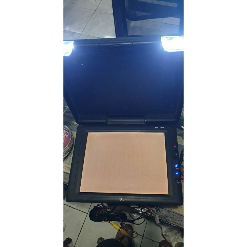 TV PLAFON roof mobil Rogers 11 inch lipat kondisi on tapi blank