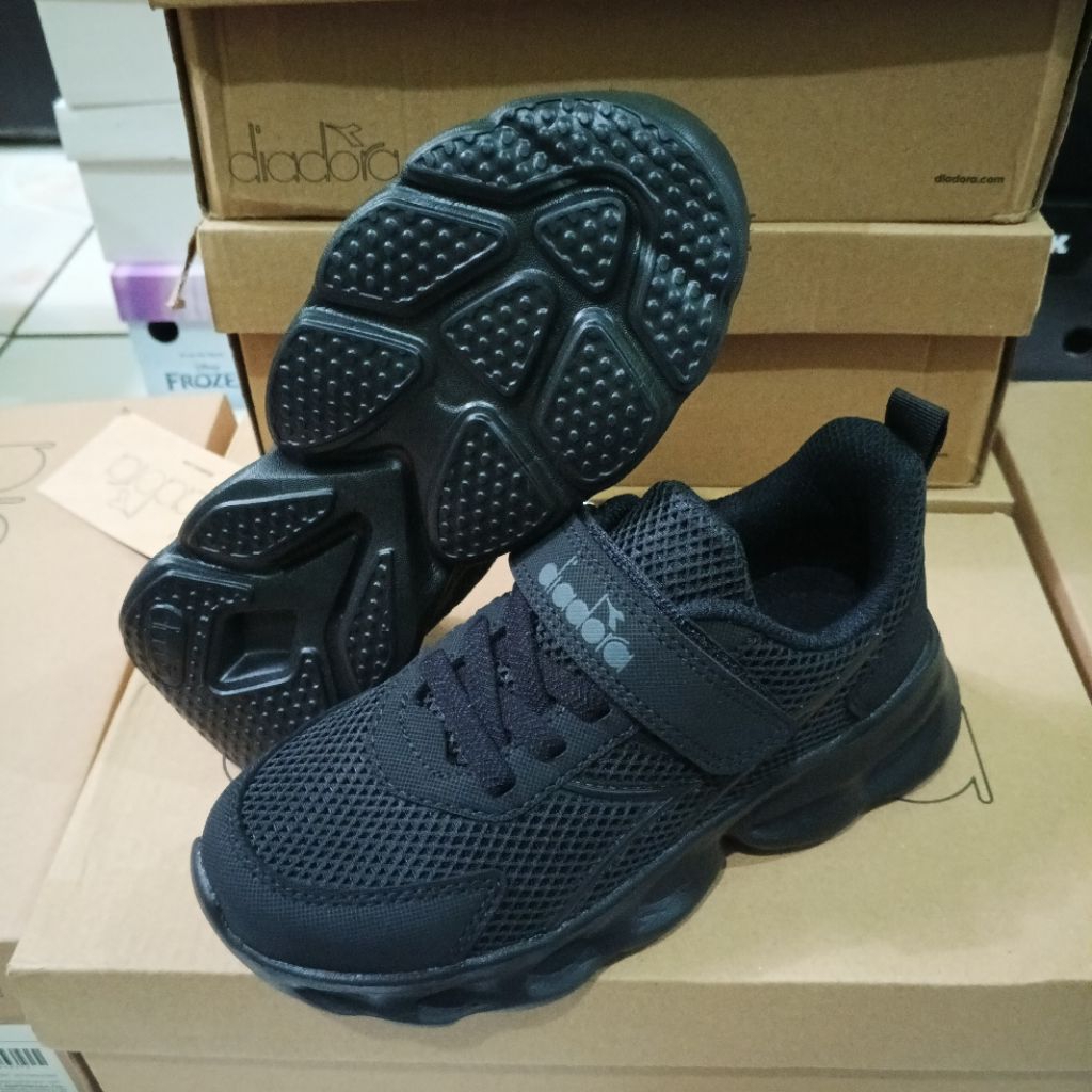 Diadora nadeem jr (mono black)