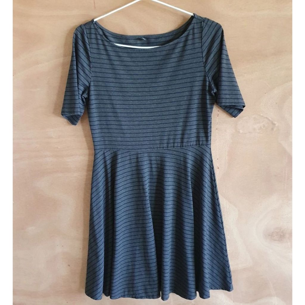 UNIQLO Dress Women's Grey with Black Stripes A-Line Stretch size L