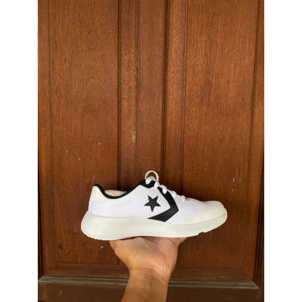Sepatu Converse Day One Trainer (white)