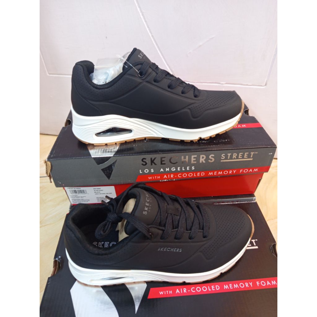 Sepatu Skechers  Anak Hitam Putih size 32 - 37