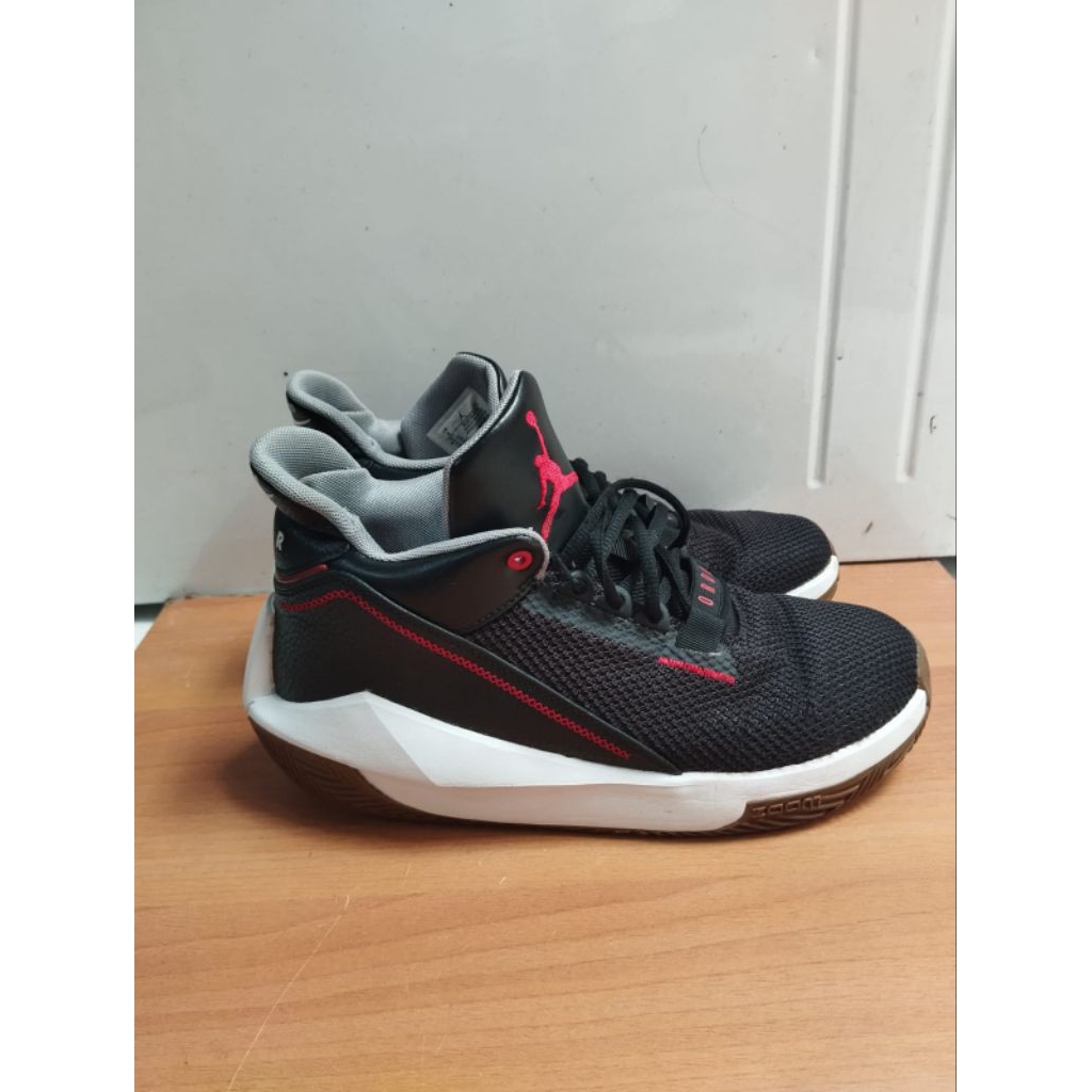 SEPATU BASKET NIKE AIR JORDAN 2X3 SIZE 41 BEKAS PRELOVED