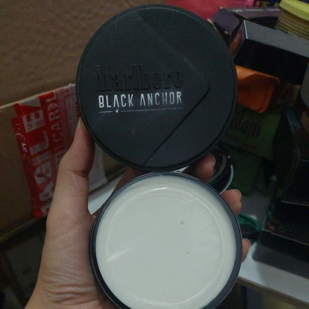 NAPOLEON MARLBORO. BLACK ANCHOR CLAY POMADE 100GR