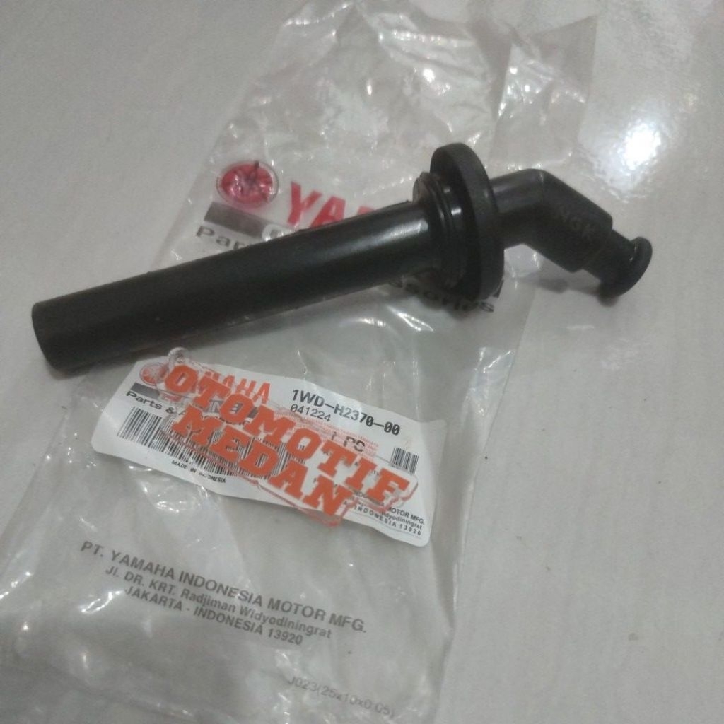 KEPALA BUSI / TUTUP BUSI / COP KEPALA BUSI (NGK) YAMAHA R25 R 25 MT25 MT 25 1WD-H2370-00 ASLI ORIGIN