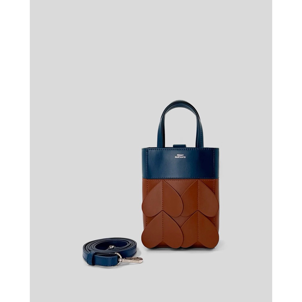 [NEW] AXIL MINI BAG MARINE/TAN PEGGY HARTANTO