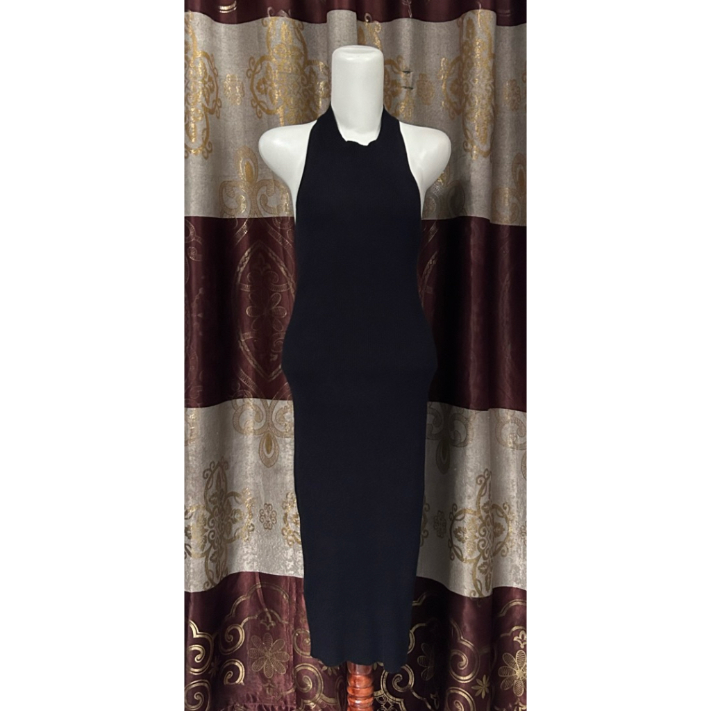 preloved dress halter neck pressbody rajut / knitwear hitam wanita model tali bagian punggung / dres