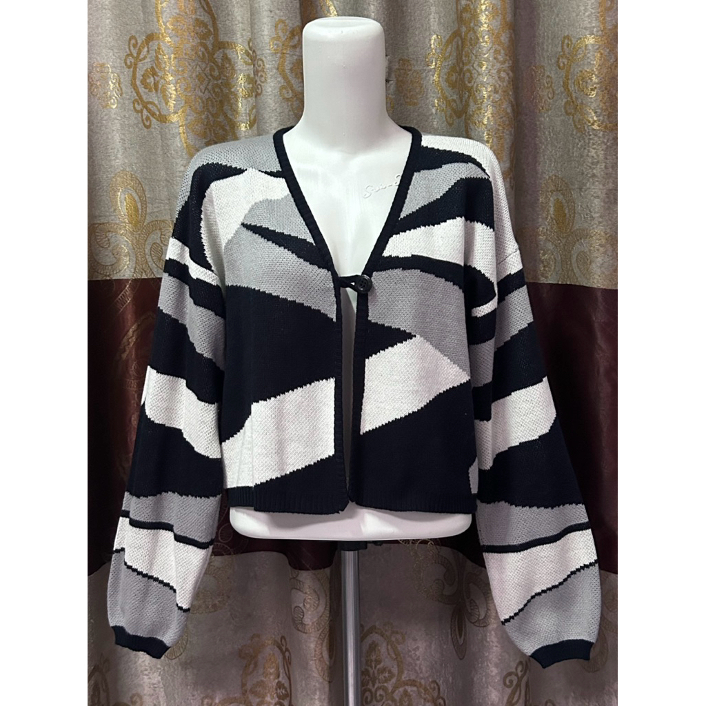 brand hollingberry - preloved sohee cardigan outer knit rajut variasi SH Arcm Black