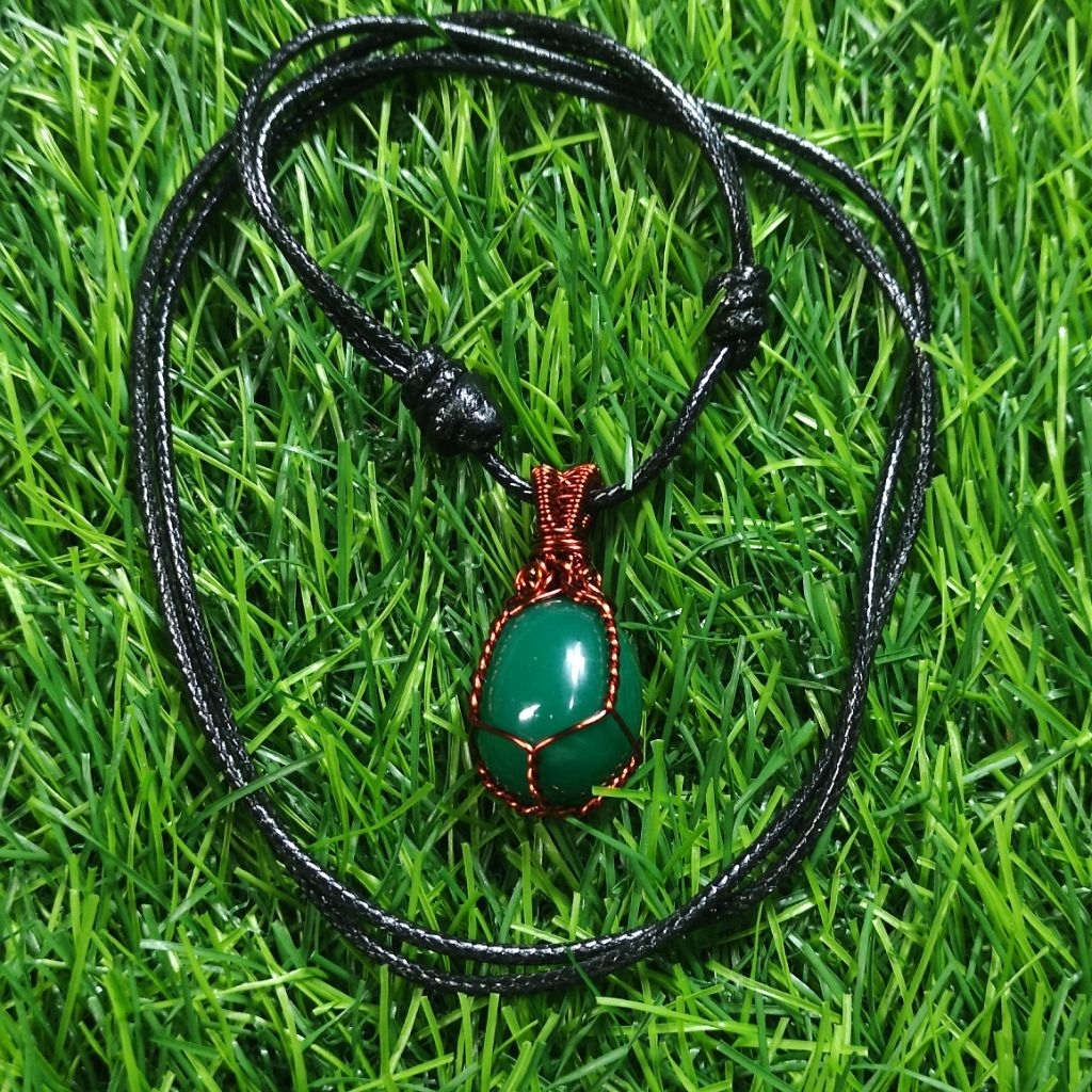 kalung liontin wire wrapping batu akik telur hijau Garut (tidak natural)