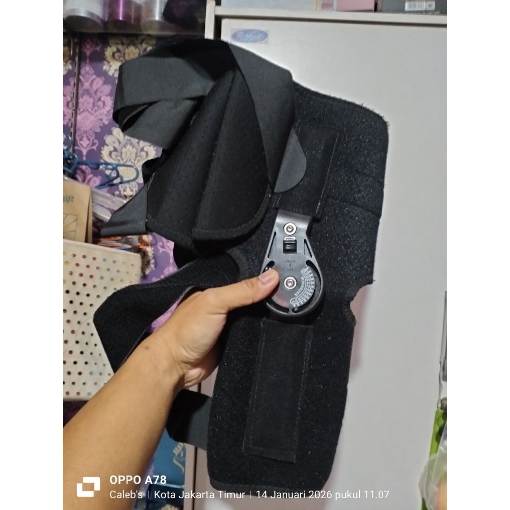 Knee brace second seperti baru pelindung lutut pasca operasi dewasa