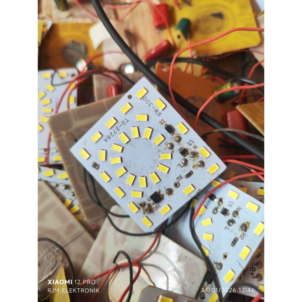 satu kilo mata led bekas lampu tanpa elko dan milar