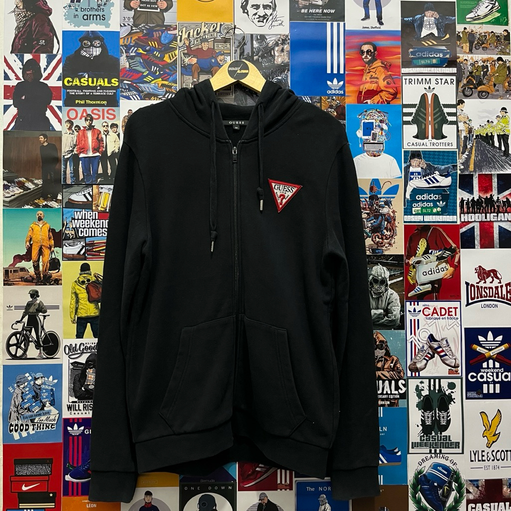 Sweater / Hoodie / Vintage / Second / GUESS