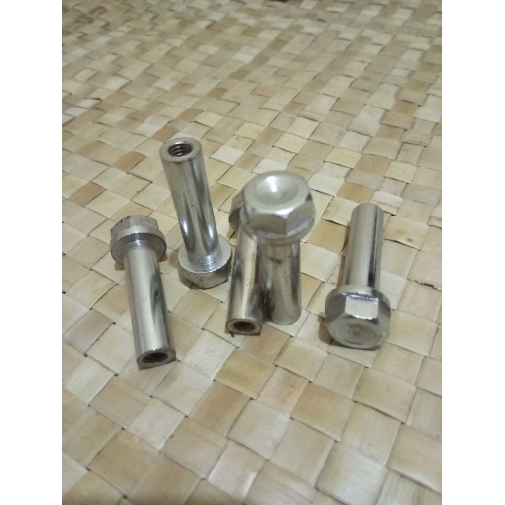 Baut Mur Cylinder Cyilinder Silinder Slinder Head Kop Yamaha RX100 RX125 RXK RXS RS100 RS LS3 DT100