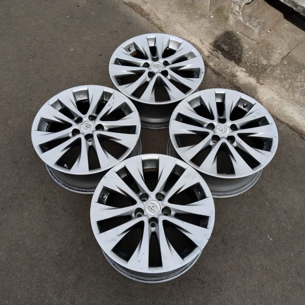 Velg OEM Toyota Alphard r18, kondisi Bagus siap pakai