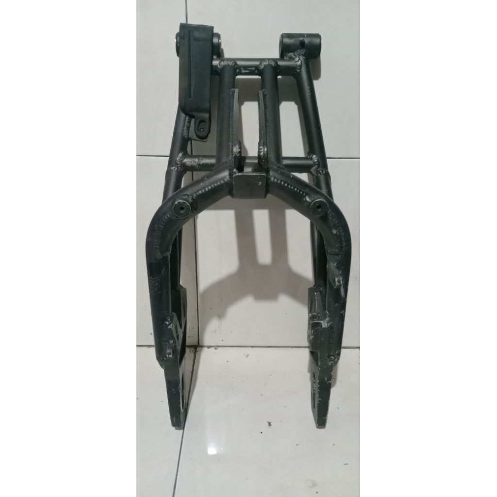 swing arm megelli 250cc