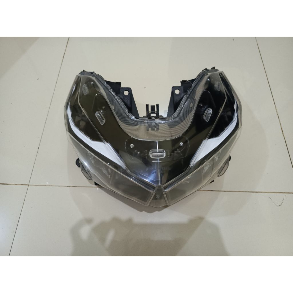 Headlamp reflektor lampu depan Headlight Honda Vario 125 150 LED old 2015-2018 custom alis list puti
