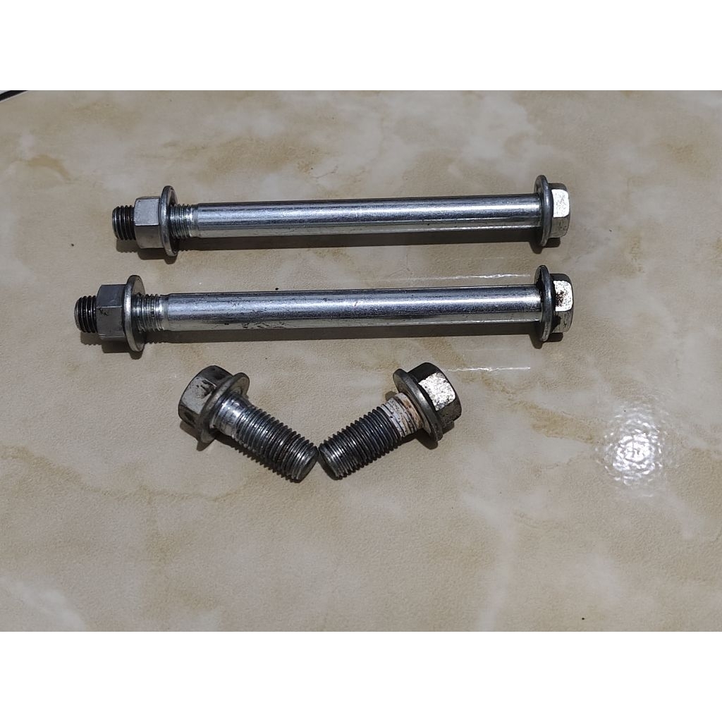 Baut Mounting Engine set R15V3
