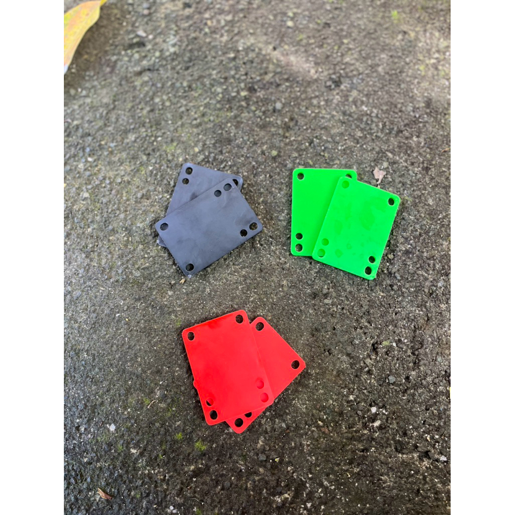 Riser Pads Untuk Skateboard Ukuran 3mm atau 1/8inch. Skateboard Riser Pads.