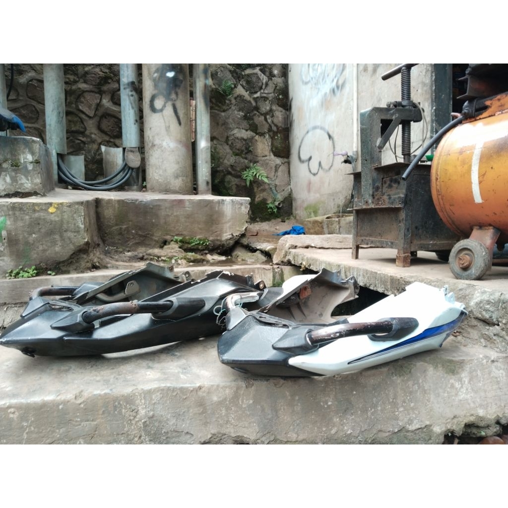 body belakang byson carbu