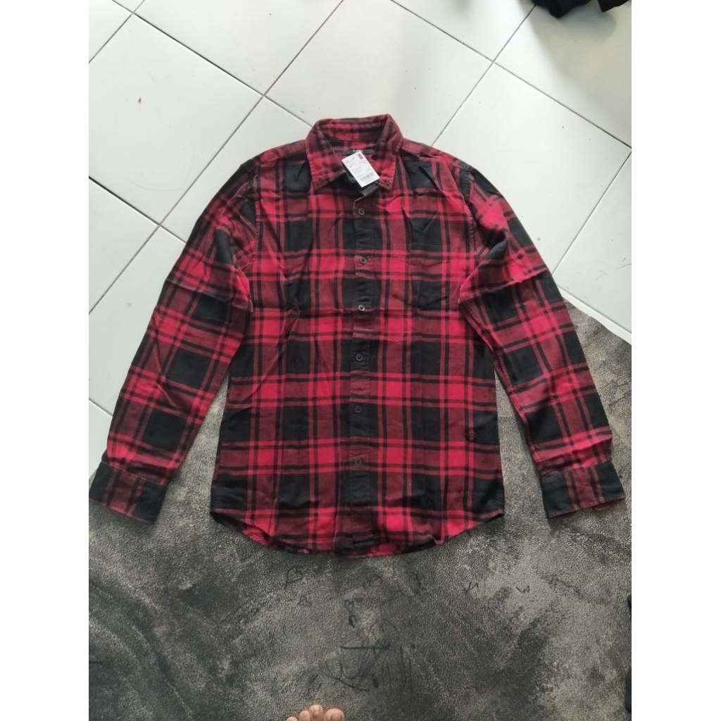 Kemeja flanel Topten size 90, like new.