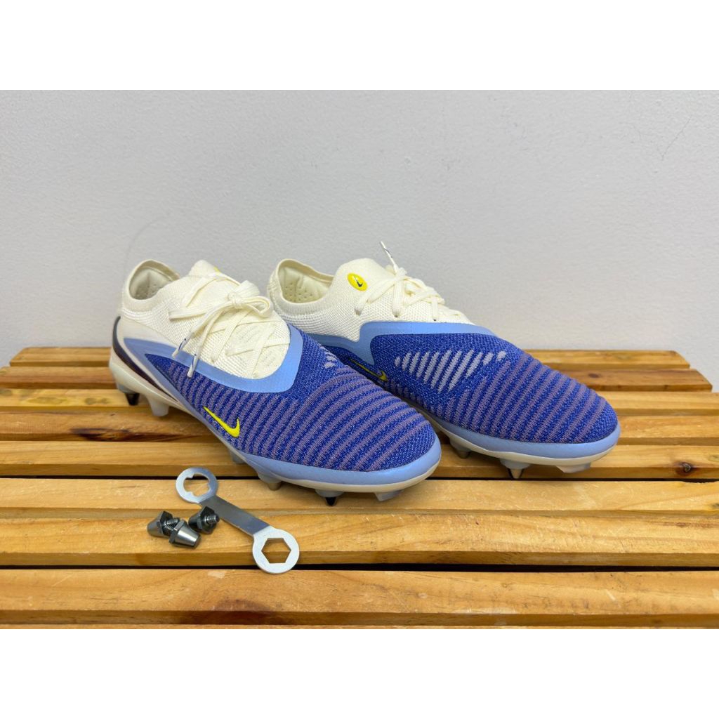 SEPATU BOLA PULL BESI TRBARU