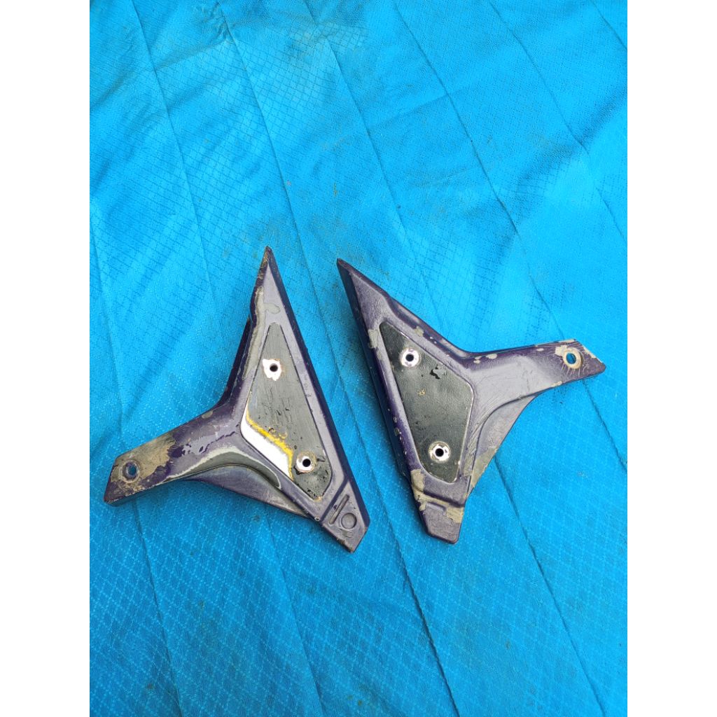 cover pivot tutup rangka Kawasaki athlete 125 original / cover tutup rangka Kawasaki athlete Origina